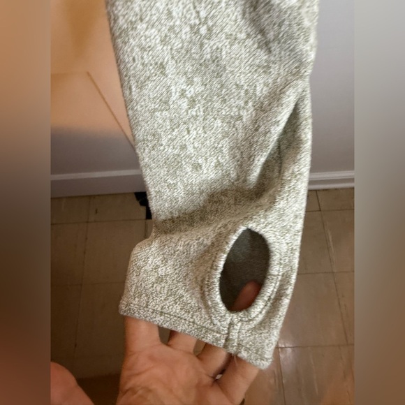 Gymshark Fleur Texture Long Sleeve Cropped Active Top - Picture 4 of 5